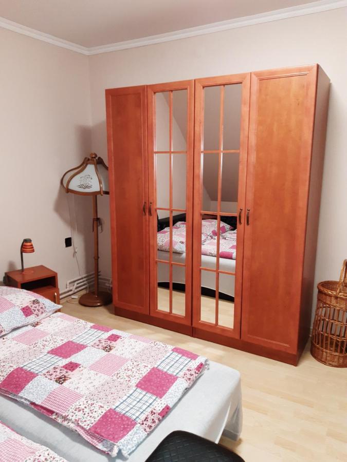 Boglarka Apartman ギュラ エクステリア 写真