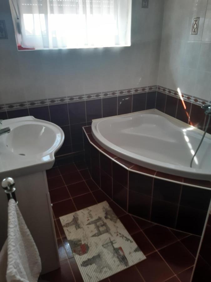 Boglarka Apartman ギュラ エクステリア 写真
