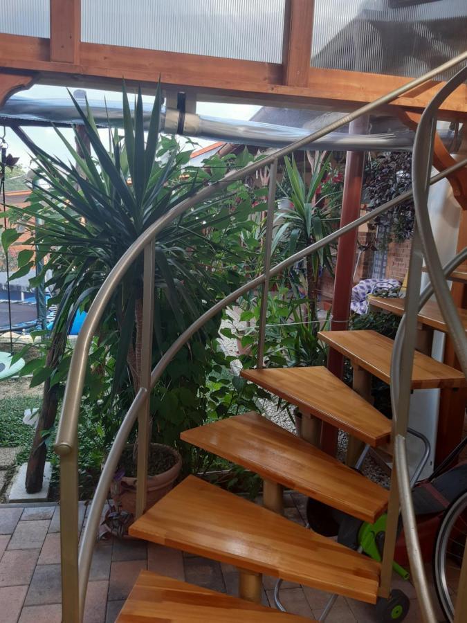 Boglarka Apartman ギュラ エクステリア 写真